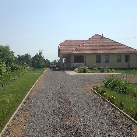 Kölcsey Kúria Vendégház Szatmárcseke Exterior foto